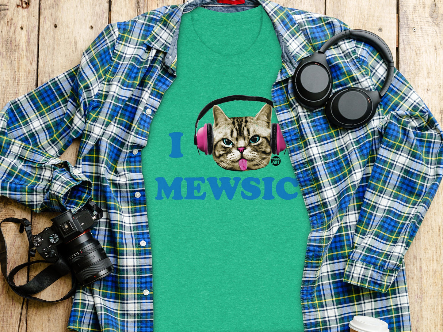 I Loves Mewsic Cat Graphic T-Shirt product type